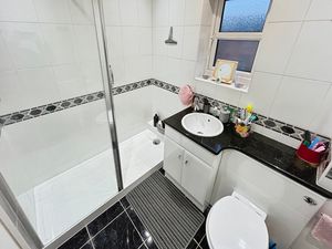 Bathroom - click for photo gallery